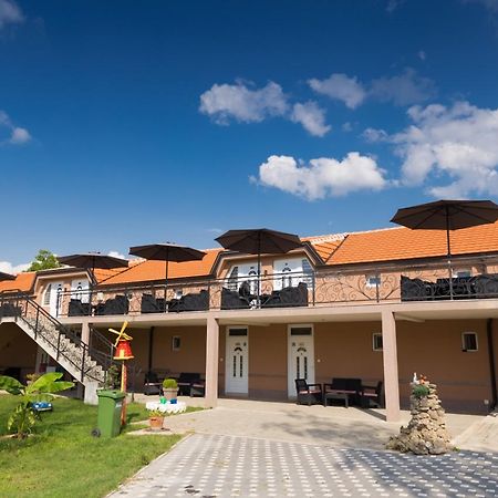 Apartmani "Roshu" Soko Banja Esterno foto