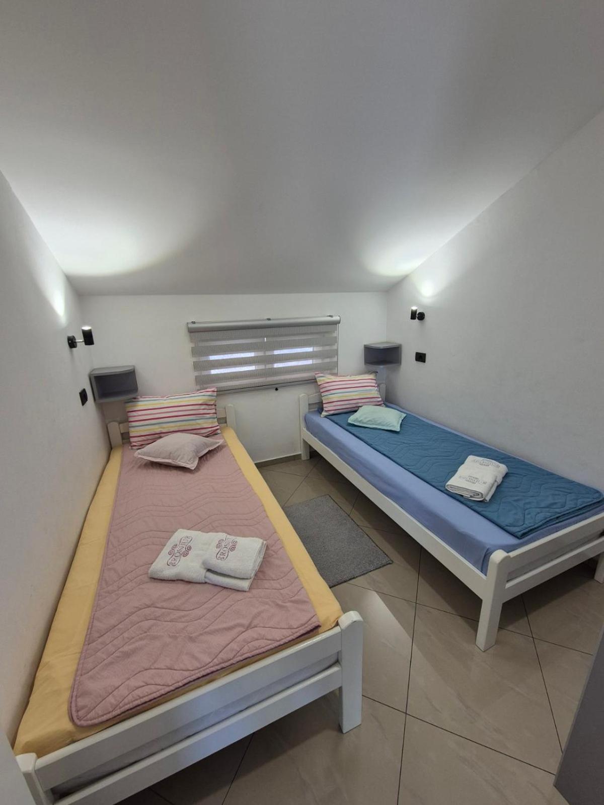 Apartmani "Roshu" Soko Banja Esterno foto